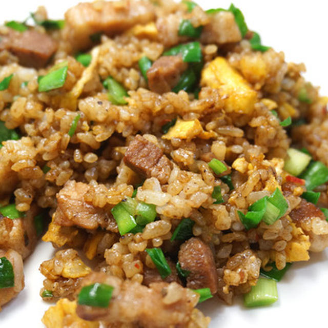 『豚バラとニラのチャーハン』 簡単美味♪ちょっとピリ辛！