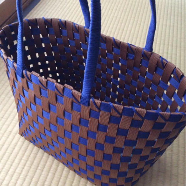 お休みの引きこもって作っているのはカゴ！