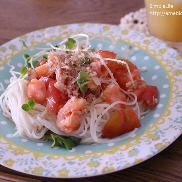 今朝の朝ごはん☆ﾚﾓﾝそうめんでﾂﾙﾂﾙ～っと。