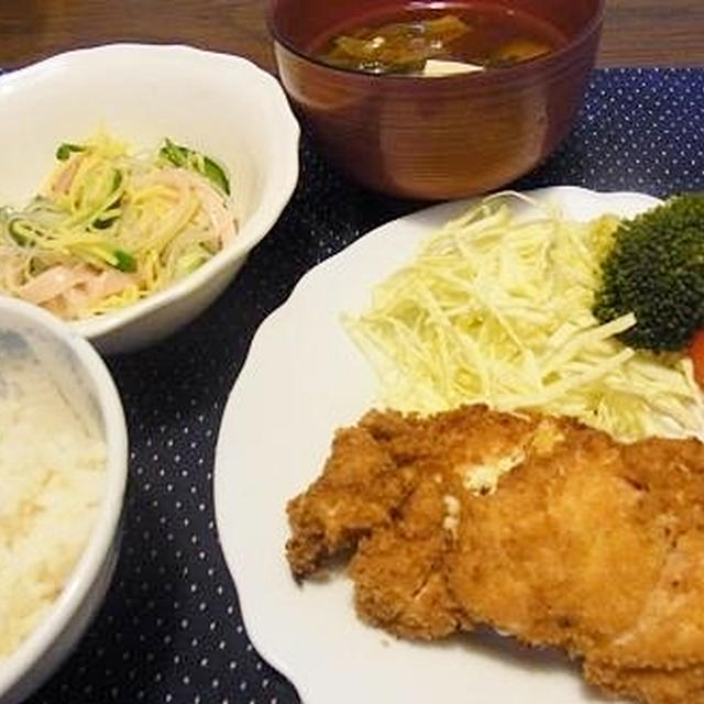 つぶつぶ苺抹茶ロールケーキ＆チキンチーズカツ