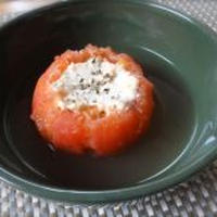 トマトに詰めて煮ると完成♪