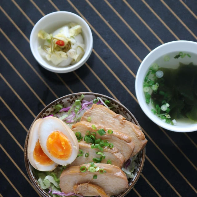 煮卵丼