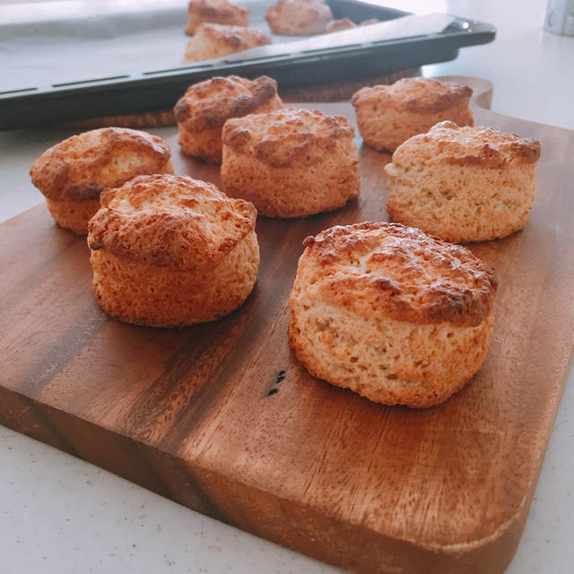 サクふわ甘なクリチスコーン♡やってきたソファーと夕食