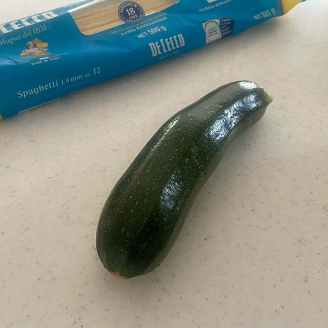 初収穫のズッキーニで♡おやつ作りと余り野菜と鶏肉で夕食