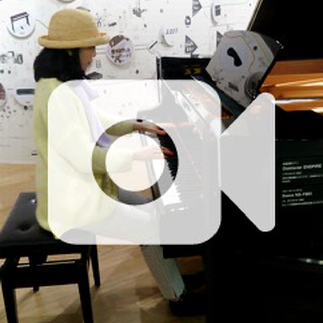 浜松駅構内の展示ピアノで弾いてみました☆