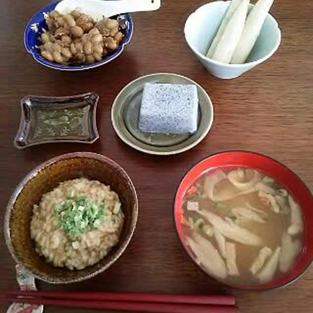 素朴な一汁三菜：茶色のお膳(笑)