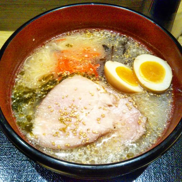 とりもつえん☆肉厚チャーシュー博多ラーメン