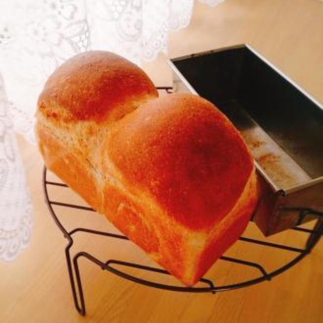 全粒粉食パン♪ツナマヨコーンサンド♪いちごミルククリームのせ♪