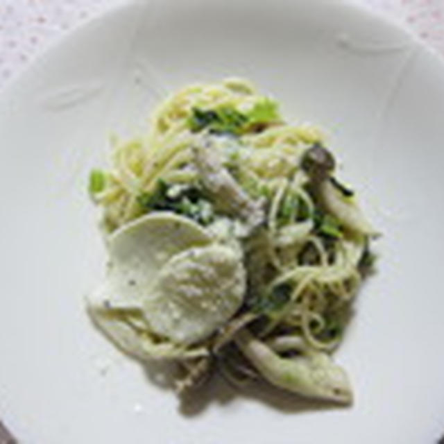 「小松菜とキノコのＷチーズパスタ」