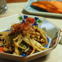 野菜ときのこの胡麻ドレ炒め