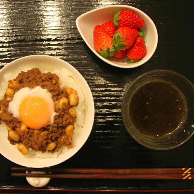肉そぼろ丼で朝ごはん・ピーナッツバターサンド弁当・カレーうどんの夕ごはん