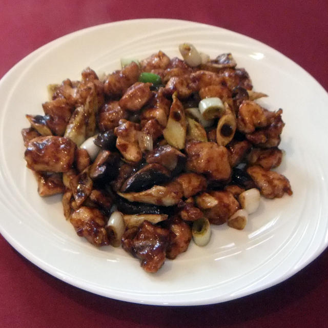 鶏肉の北京風味噌炒め（醤爆鶏丁）