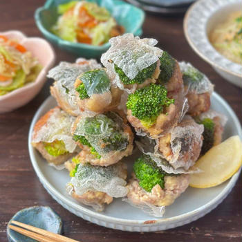 この見た目に胸キュン☆豚こまと冷凍豆腐のカリカリブロッコリーフラワー