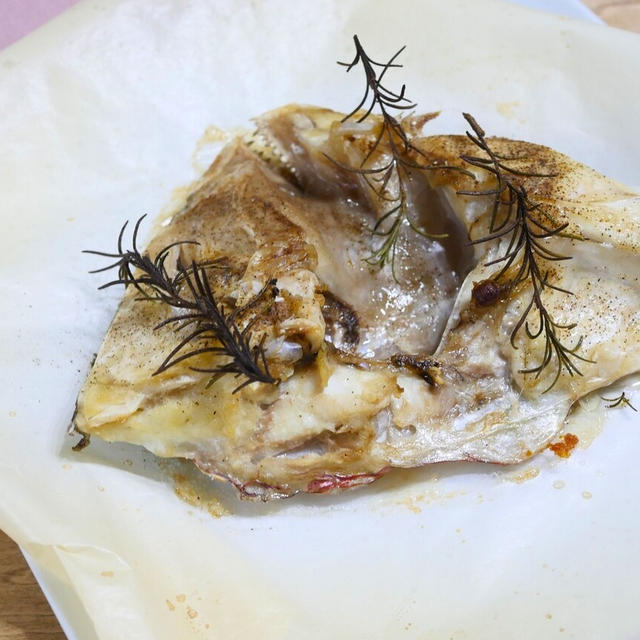 鯛の頭をオーブンで焼くだけ「鯛かしらの香草焼き」