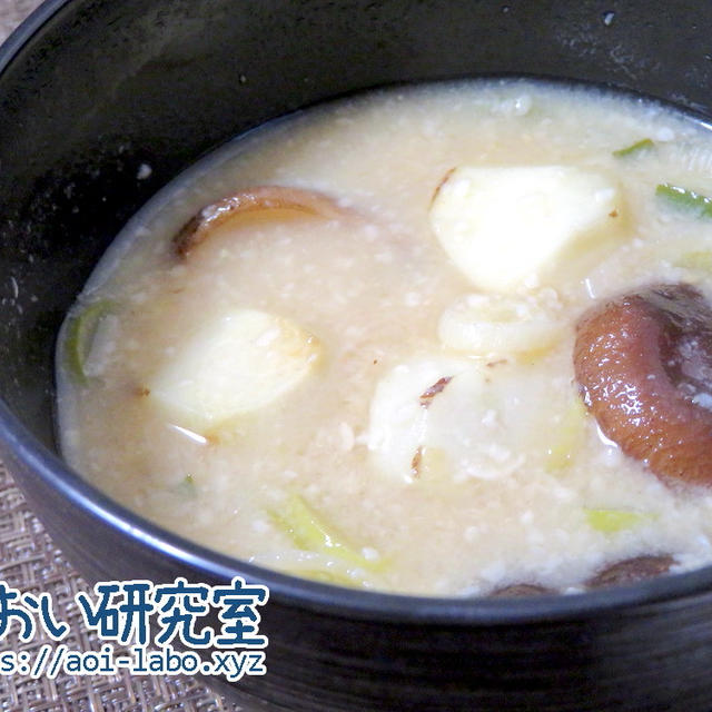 料理日記 119 / 里芋と椎茸の粕汁 (レンジで手抜き)