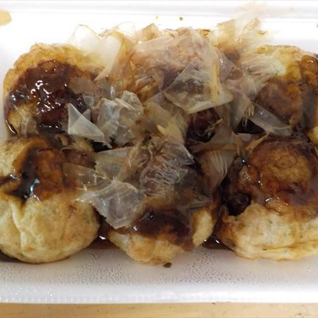 メガディスカウントストア「ラ・ムー」の１００円たこ焼き
