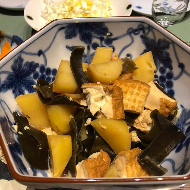 簡単煮物　じゃがいもと厚揚げ