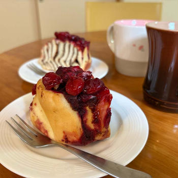 シナボン　期間限定レッドチェリーボン