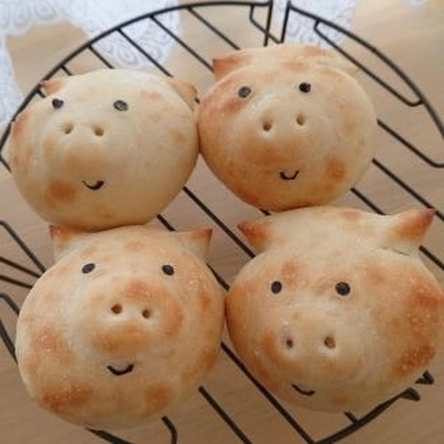 ぶたちゃんパンを焼きました(*^(OO)^*)ノ 