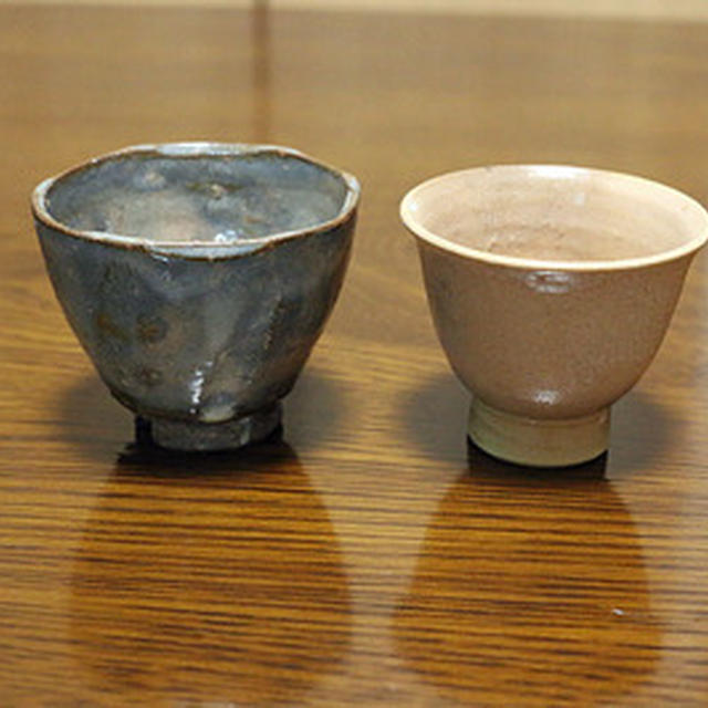 旅先で買うた萩焼の酒杯２つ