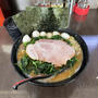 豚骨醤油ラーメンの並をほうれん草増し・うずら5個追加で啜る 〜壱系ラーメン〜