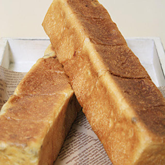 手作りパン　黒糖生地の栗パン