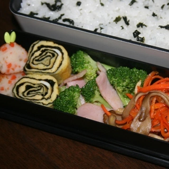 10月14日　　わかめ御飯と 2種の炒め物弁当