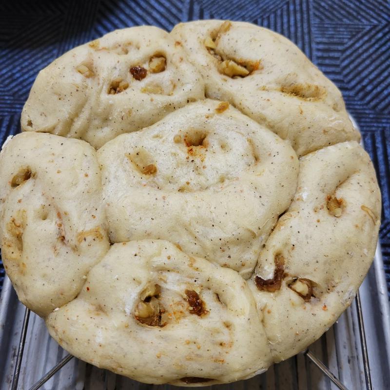 いちじくとクルミの炊飯器でちぎりパン