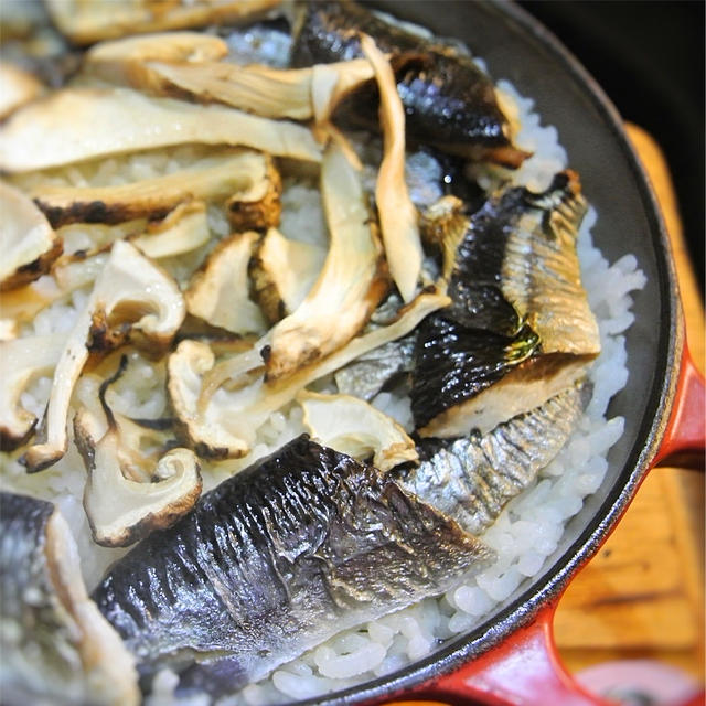 松茸と秋刀魚の炊き込みご飯