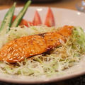 夕食☆鮭の照焼き丼　食用菊とキュウリの甘酢和え　アロマイタケのお味噌汁