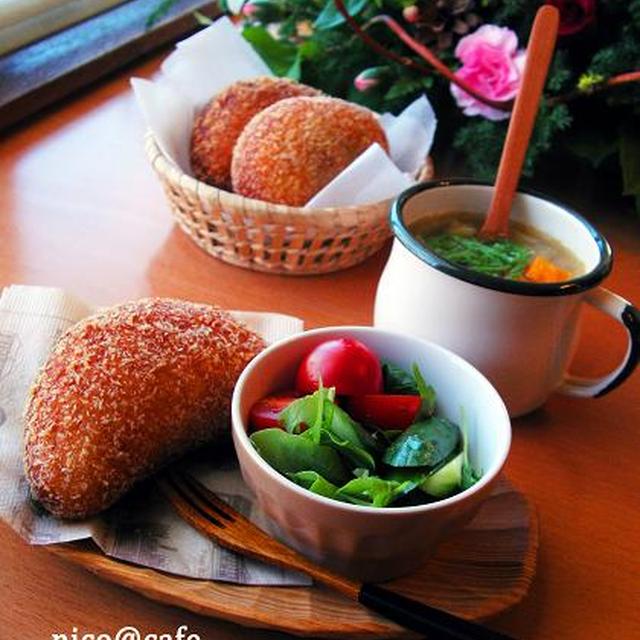 カレーパンランチ☆と　今週のお花