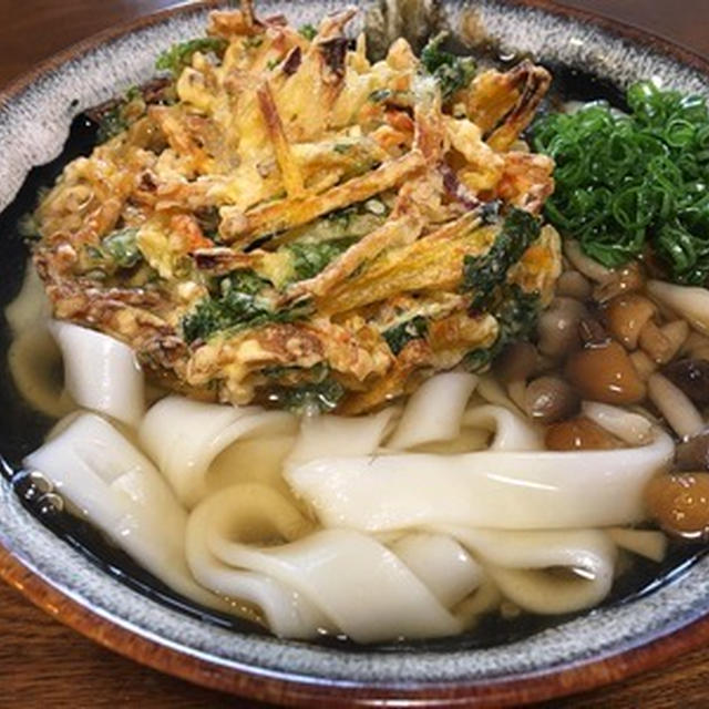 朝昼兼用で「かき揚げきしめん」
