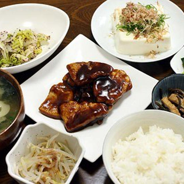 嘘ビールで誤魔化さずご飯を食べるぞ