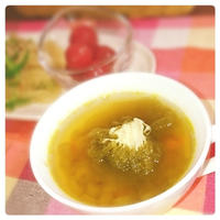 【うちごはん】ふきとにんじんのｺﾝｿﾒｽｰﾌﾟ〜とろろ昆布のせ〜