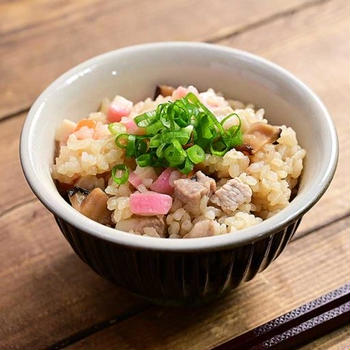 沖縄の炊き込みご飯「クファジューシー風釜飯」