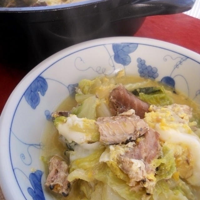 サバの水煮缶と白菜の玉子とじ