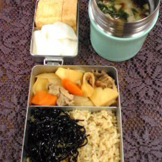 つやつやの昆布佃煮を楽しむ弁当