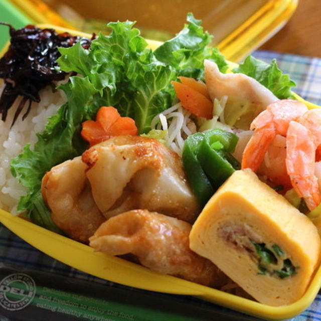 兵庫県民の愛する『焼きビーフン』の弁当（形が自由に変わるおかずは詰めやすい！）