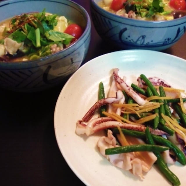 酸辣湯麺と烏賊の生姜炒め