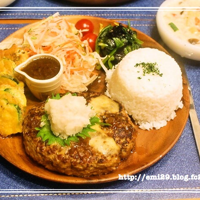 びっくりドンキー風ハンバーグプレートの献立