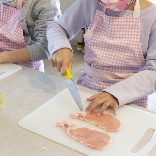 子どもの豚の生姜焼きレッスン♪水菜の大量消費レシピも