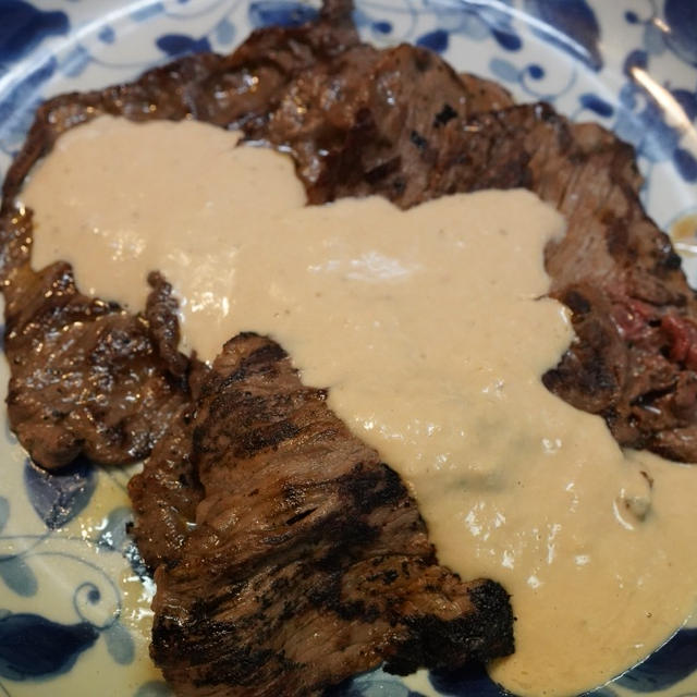 牛薄切り肉焼きのお手軽トンナソース