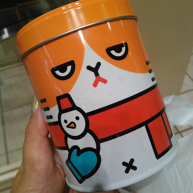 ワイモバイル☆ふてニャン缶もらったよ