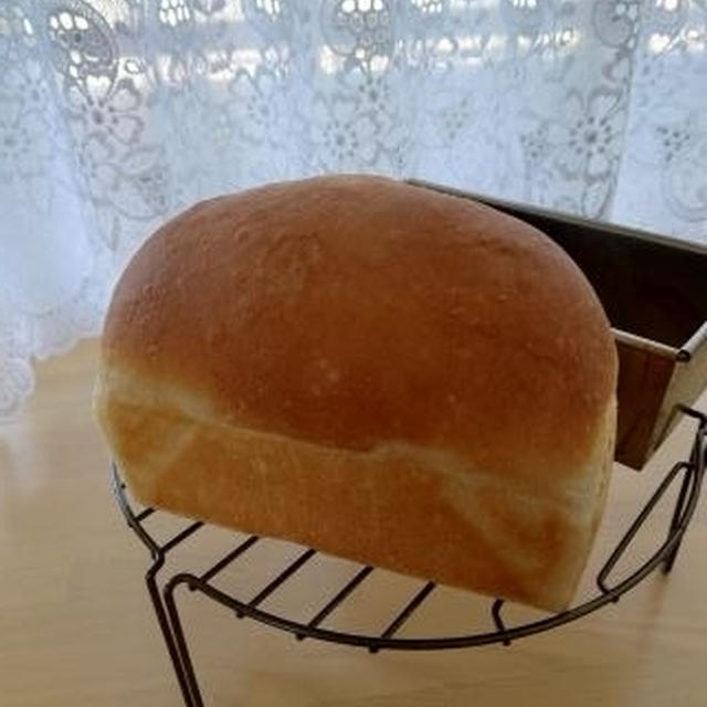 全粒粉ミニ食パン♪にんじんとごぼうの醤油麹キンピラ♪