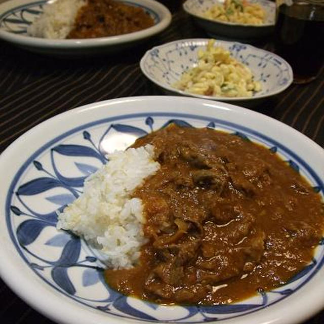 スタートはきっちりと♪ 休肝日 ・ 普通のカレーと普通のサラダ