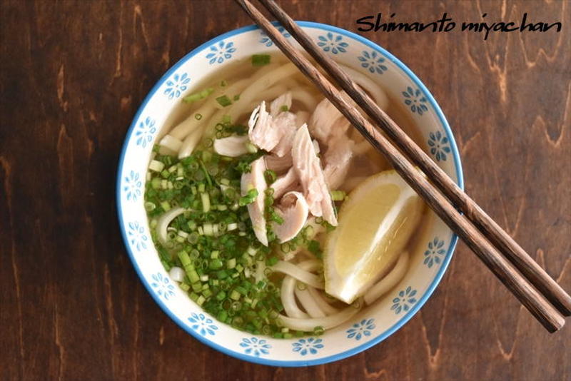 サラダチキンで簡単！フォー風冷やしうどん