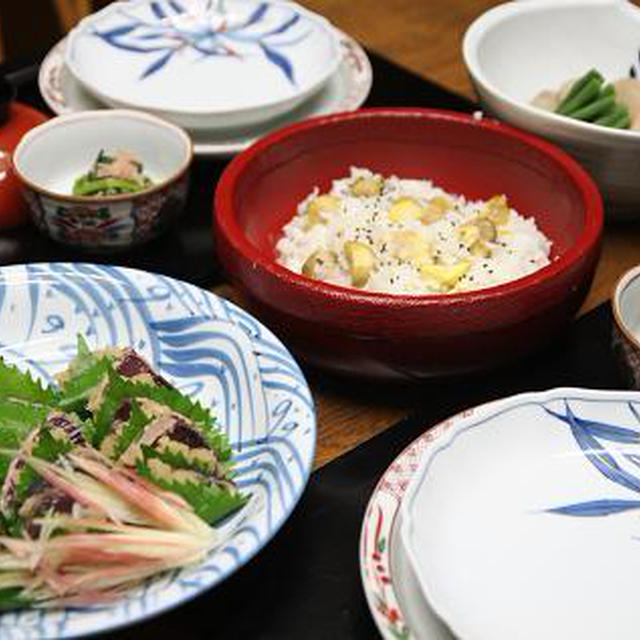 レシピ付き献立　鰹のたたき・里芋の含め煮・ほうれん草の胡麻和え・栗ご飯・わかめのお味噌汁