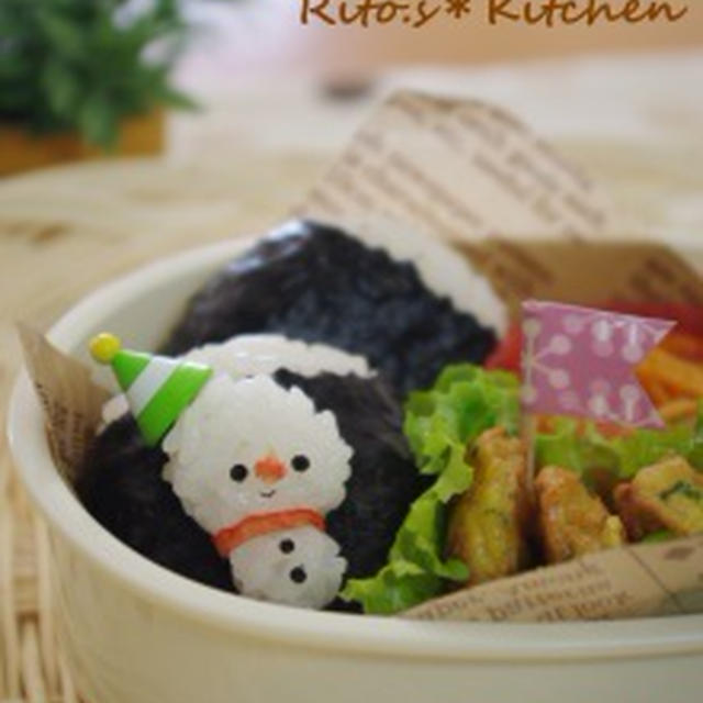 キャラ弁 お弁当おかず 雪だるまおにぎりとほうれん草入りカレーピカタのお弁当 By Rito さん レシピブログ 料理ブログのレシピ満載