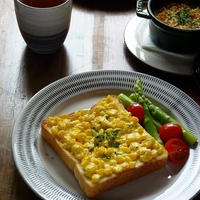 かんたん夏ランチ♪ レモン香るコーンマヨトースト