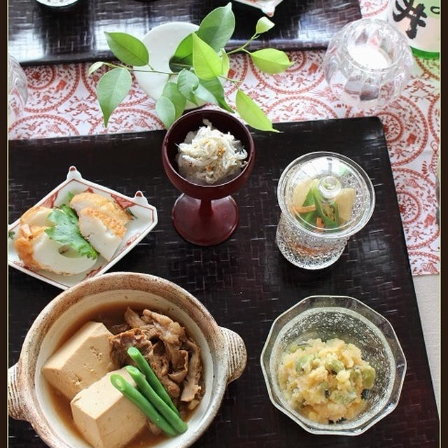 じっくり煮込んだ「牛すじ煮」！で、週末居酒屋デー♪
